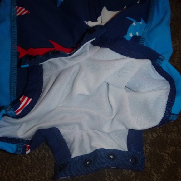 Baby Boys Wave Zone 1pc Long Sleeve RASHGUARD Swimsuit 0/3 3/6 12 18 Mo NWT - Picture 3 of 3